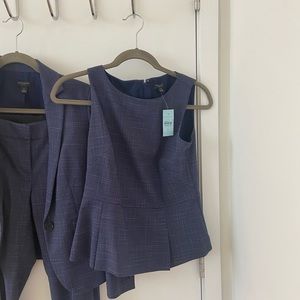 Anne Taylor matching blazer, pants and top set